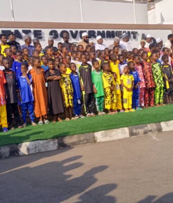 FG hands over rescued Catholic schoolgirls to Niger Gov